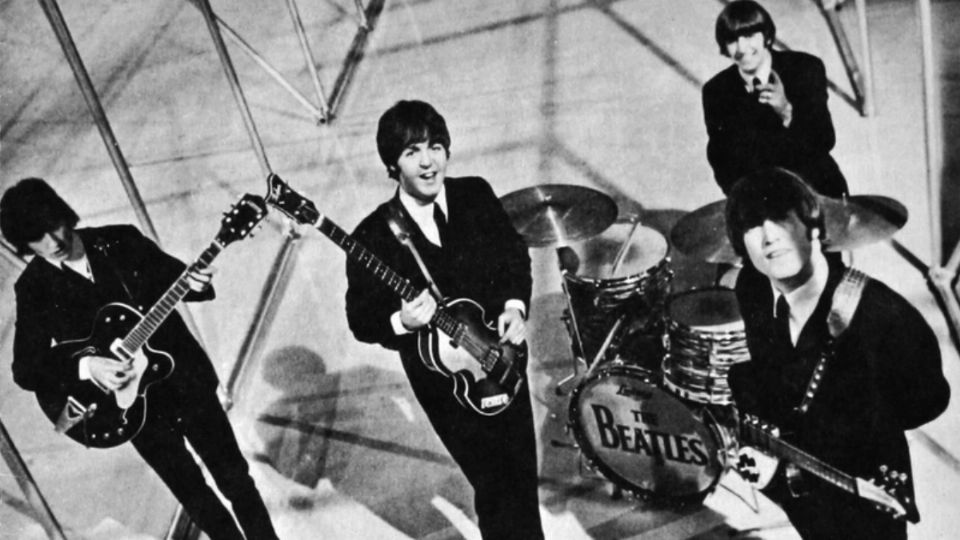 Los miembros de The Beatles se vieron envueltos en una serie de relaciones complejas y complicadas dentro del círculo social que conformaba la agrupación