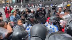 ¿Qué pasó en Avenida Juárez y Eje Central?  Avientan cazuelas a policías