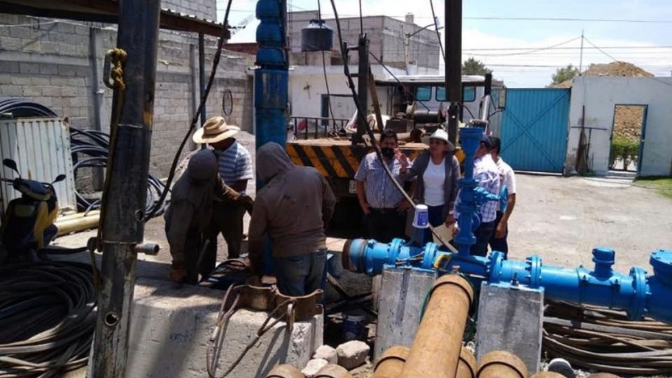 Trabajadores del ayuntamiento ya laboran en la reparación de la maquinaria.