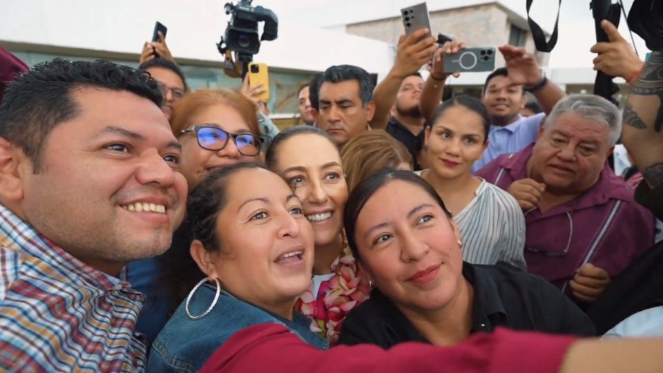 Sheinbaum a su llegada en Minatitlán.