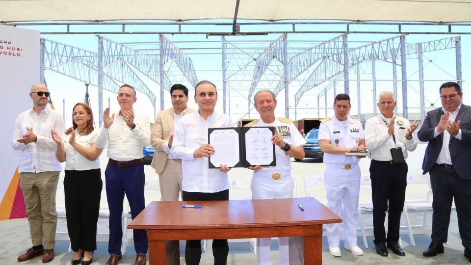 El primer embarque de carga automotriz en el Puerto de Guaymas, marca una nueva etapa de desarrollo industrial