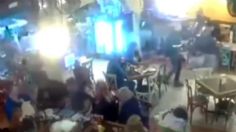 VIDEO: sujetos armados con metralletas asaltan restaurante "El carnal"