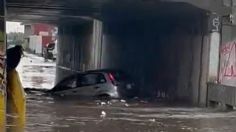 Bajo puente se inunda en la México-Pachuca y automóvil queda atrapado: VIDEO