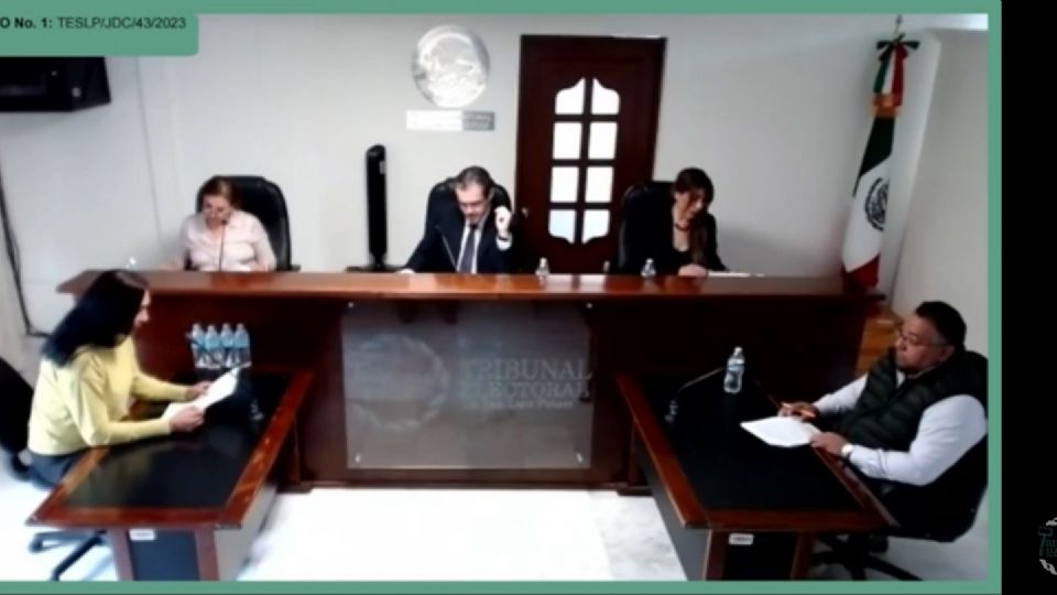 Sesión pública del Tribunal Electoral de San Luis Potosí.