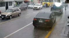 Captan momento en que camión de pasajeros aplasta a 2 niñas en San Luis Potosí