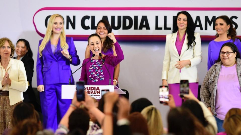 Claudia Sheinbaum Pardo, virtual presidenta electa de México, encabezó el evento con 'Claudia llegamos todas' en el Claustro de Sor Juana.