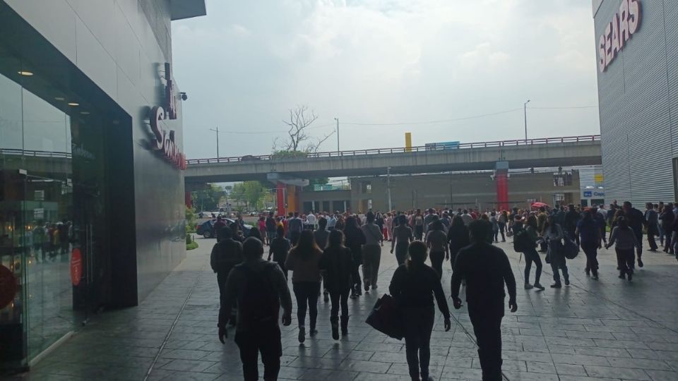 La alerta sísmica fue una falsa alarma para los usuarios de la plaza del Estado de México.