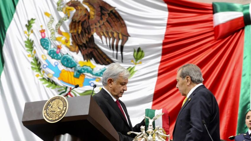 Así fue el momento en el que AMLO recibió la banda presidencial en 2018