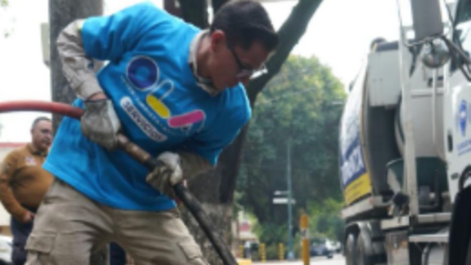 Pidió a las y los vecinos no tirar basura en las calles y evitar que las coladeras se tapen, y alertar de árboles u otros objetos en riesgo de caer.