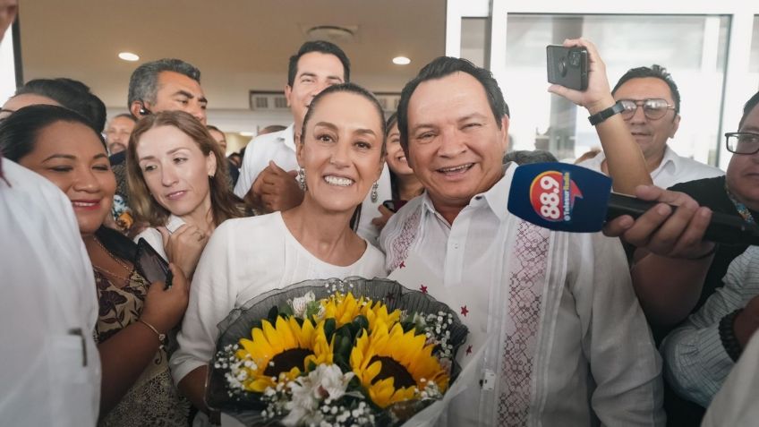 Claudia Sheinbaum llega al aeropuerto de Mérida