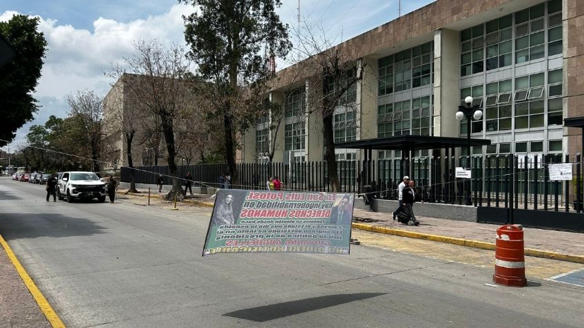 San Luís Potosí: manifestantes toman la CEDH y bloquean el eje vial en la capital