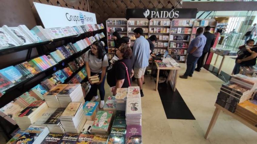 La frontera se llena de libros