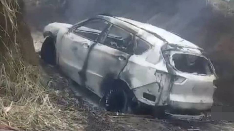 Los linchados fueron quemados cuando iban en su carro.