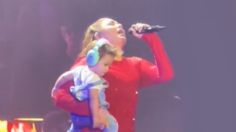 VIDEO: Yuridia sale a cantar con su bebé Benicio en brazos y en redes sociales aseguran que es una gran madre