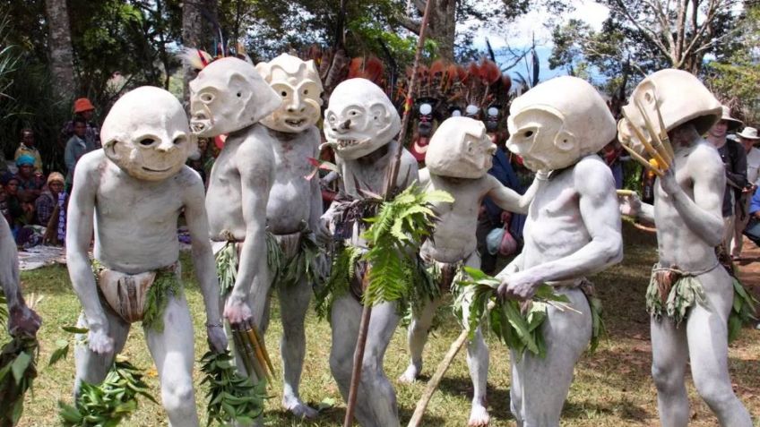 La tribu caníbal que comía a los humanos y causó una enfermedad mortal e incurable