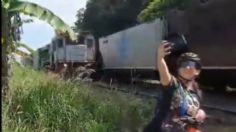 VIDEO: otro intento de selfie en un tren termina en tragedia con la muerte de una ciclista