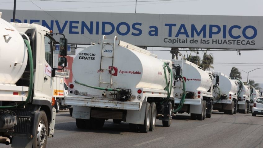 Habitantes de Tampico pelean por agua en purificadoras, pagan hasta 200 pesos por apartar lugar en la fila