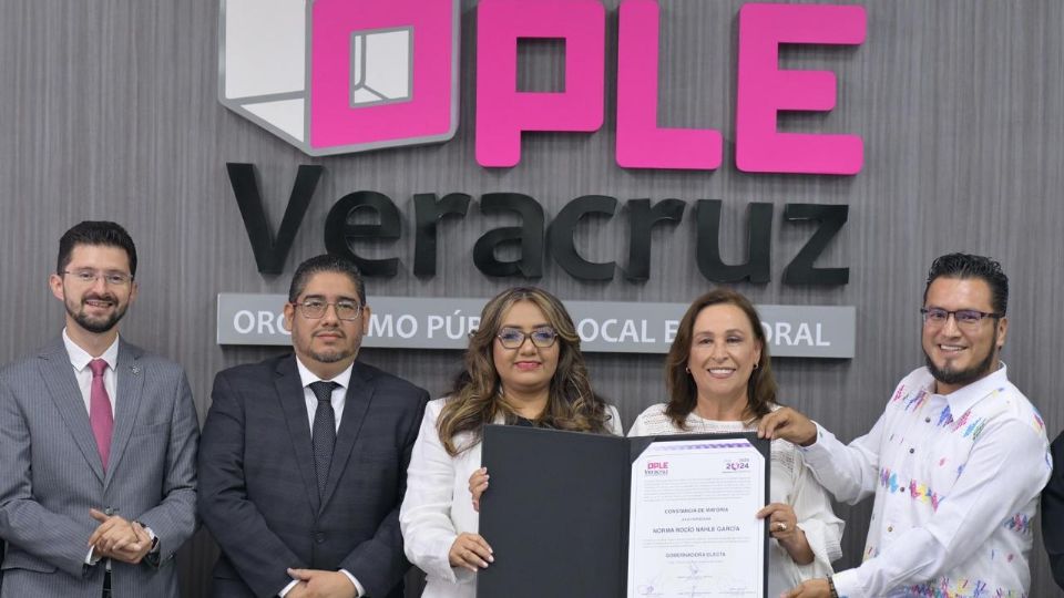 Rocío Nahle García, al recibir su constancia de mayoría como gobernadora electa de Veracruz.