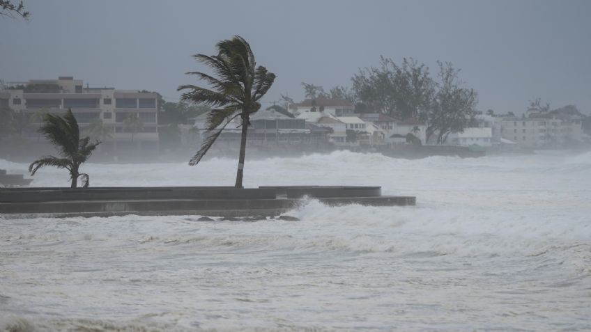 "Huracán Beryl está al margen de la climatología": ¿por qué preocupa a los expertos este fenómeno que tocará a México?