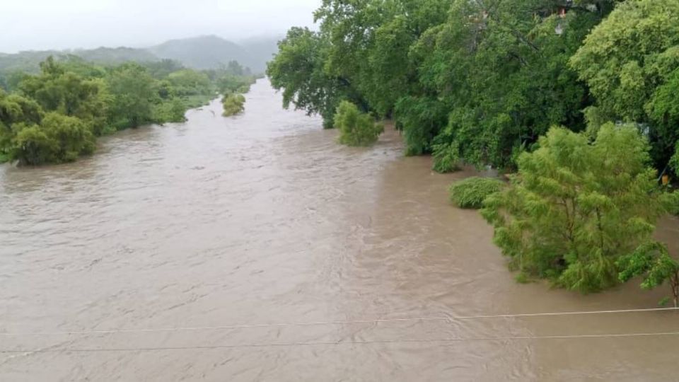 Los niveles del agua en la huasteca alertaron a las autoridades.