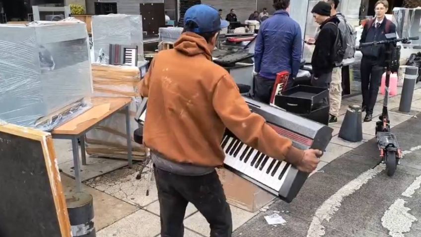 VIDEO: desalojan escuela de música Fermatta de Plaza de la República; peatones hacen rapiña