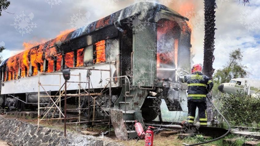 Incendio destruye vagón de tren en Xochimilco al interior de un museo