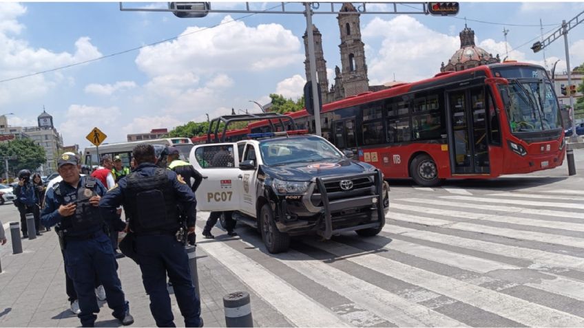 Joven es arrollado por Metrobús en pleno Paseo de la Reforma, se movilizan cuerpos de emergencia