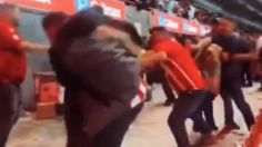 "Una pinche ambulancia": filtran IMÁGENES FUERTES de la pelea entre aficionados de Xolos y Chivas