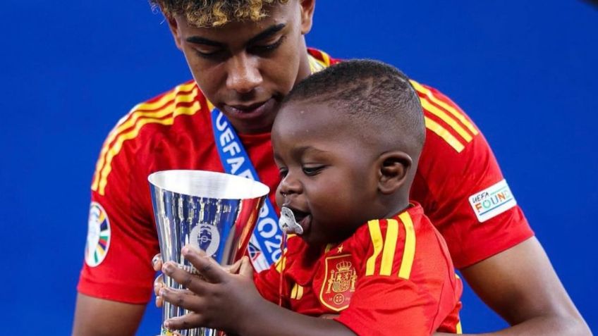 Lamine Yamal se roba el corazón de la Euro con una tierna FOTO celebrando con su hermano en brazos