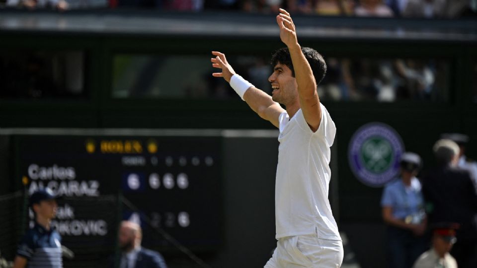 Alcaraz se impuso en tres sets a Nole para ganar su segundo torneo de Wimbledon