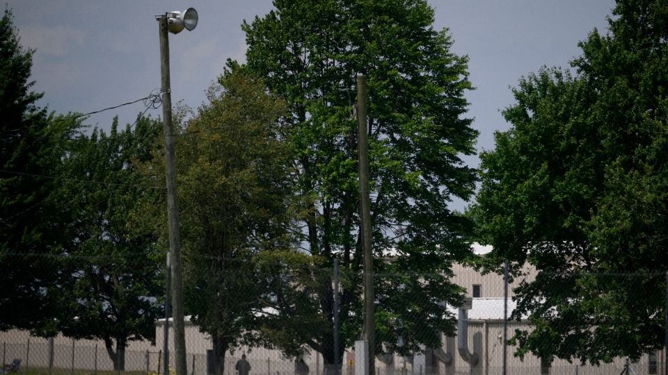 El edificio desde donde se realizaron los disparos durante el evento de Donald Trump.