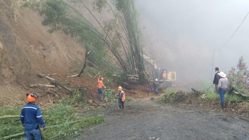 Se registra derrumbe en carretera de Hidalgo tras intensas lluvias