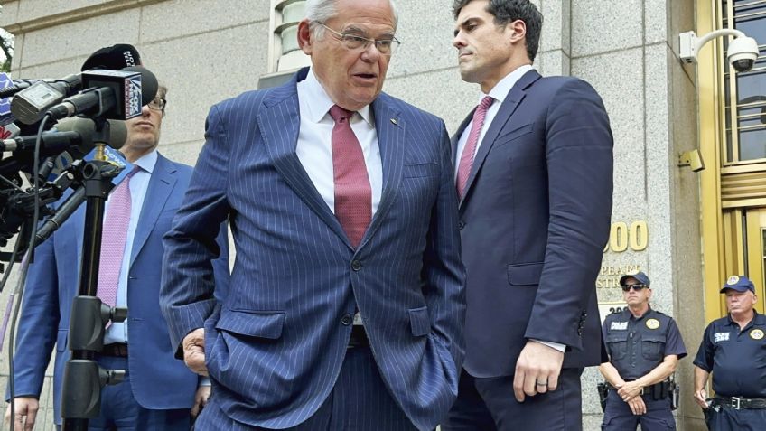 Senador demócrata Bob Menendez es declarado culpable de aceptar sobornos en oro y efectivo