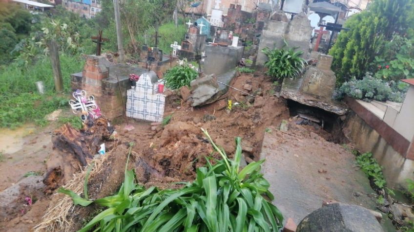 Lluvias dejan al descubierto tumbas en panteón de Oaxaca