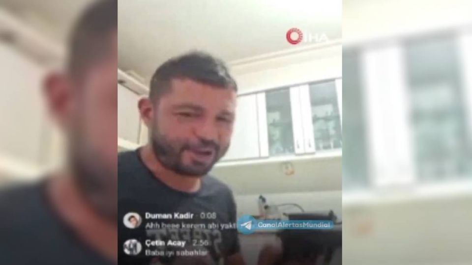 El hombre de 45 años se disparó en un en vivo.