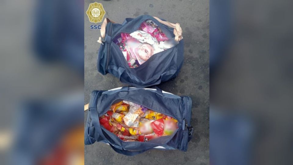 Dos mochilas con pan fueron recuperadas luego de la detención de los dos asaltantes.