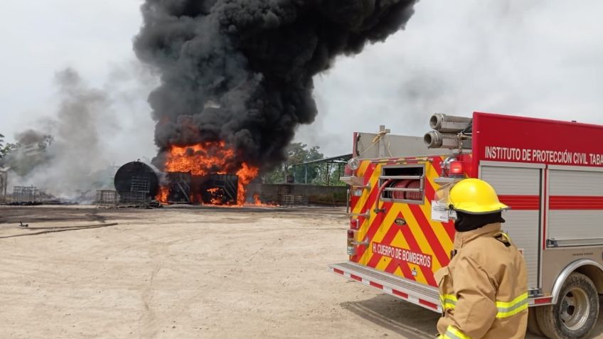 Bomberos logran sofocar incendio en un Parque Industrial de Tabasco