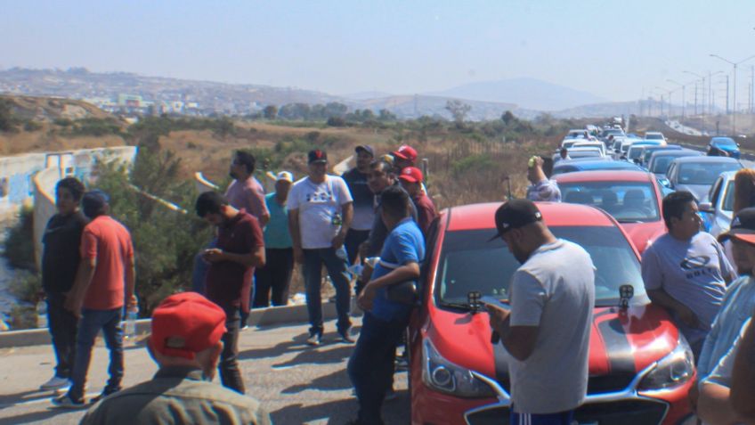 Conductores de transporte por aplicación bloquean el Instituto de Movilidad Sustentable