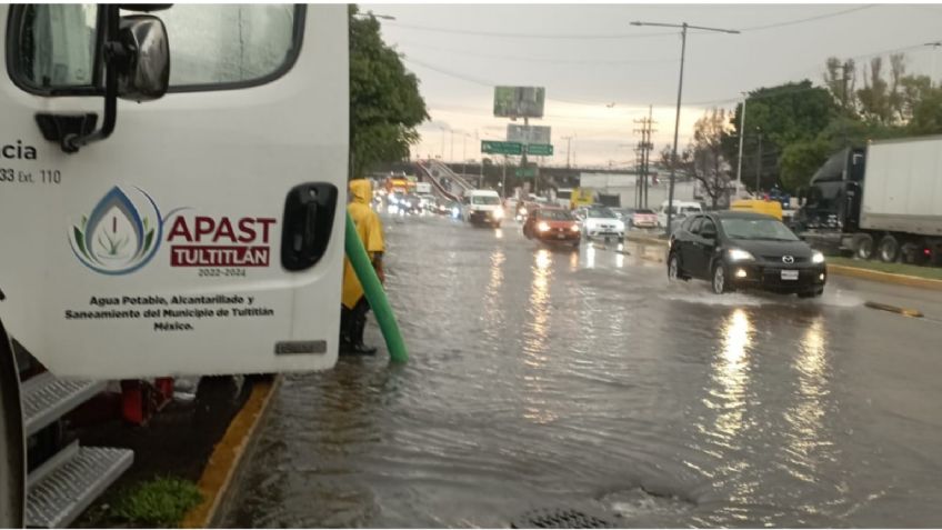 Lluvias en Edomex: se desborda canal de aguas negras en Tultitlán