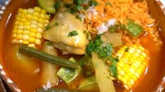 Riquísimo caldo de pollo rojo: la receta familiar para que disfrutes este platillo en temporada de lluvia y se olviden del frío