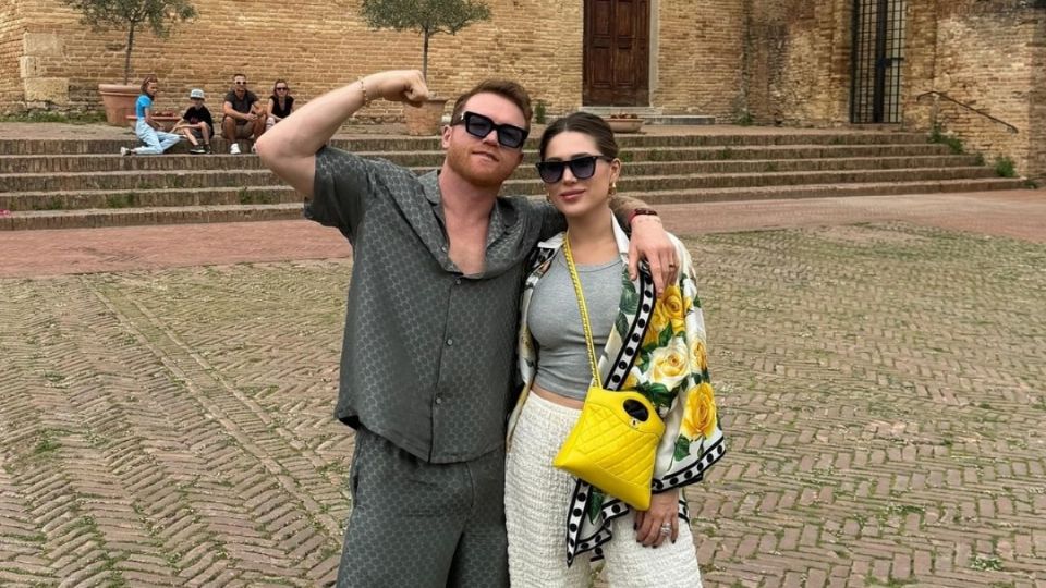 Canelo y Fernanda fueron padrinos de bautizo