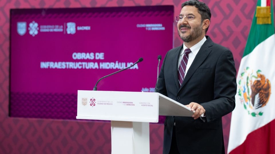 Martí Batres Guadarrama, señaló que en total se invirtieron 887 millones de pesos para elaborar 23 proyectos de recuperación del líquido en la Ciudad de México