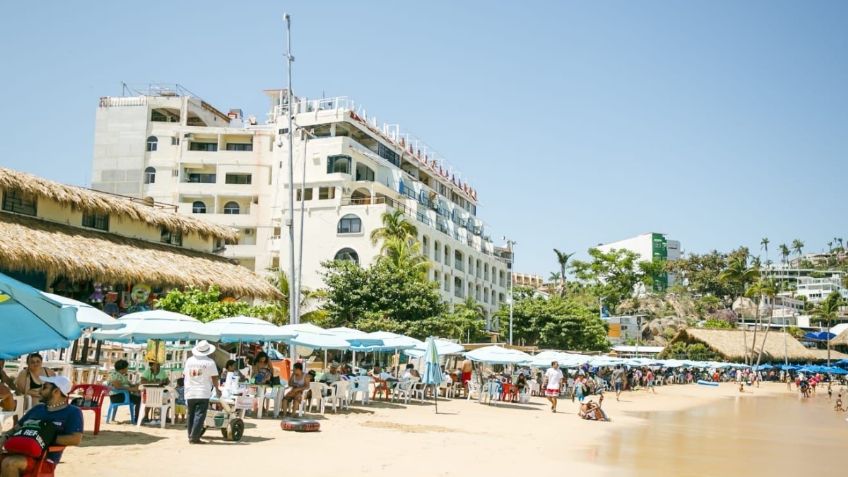 Arriban turista al Hogar del Sol para disfrutar de las vacaciones de verano