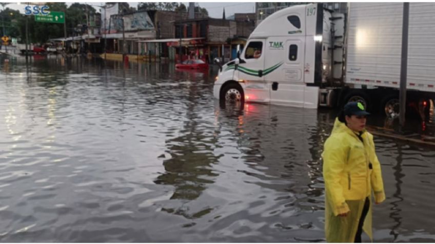 Activan alerta naranja en Iztapalapa: reportan inundaciones en Calzada Ignacio Zaragoza