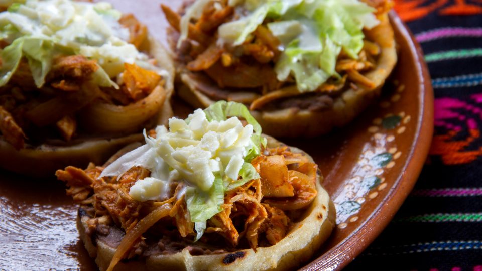 El sope se puede comer en muchos lados, pero hay un lugar donde se vende el mejor. Fuente: Producción El Heraldo de México