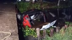 IMÁGENES FUERTES: mueren ahogadas 3 mujeres tras caer su auto a un canal de Xochimilco