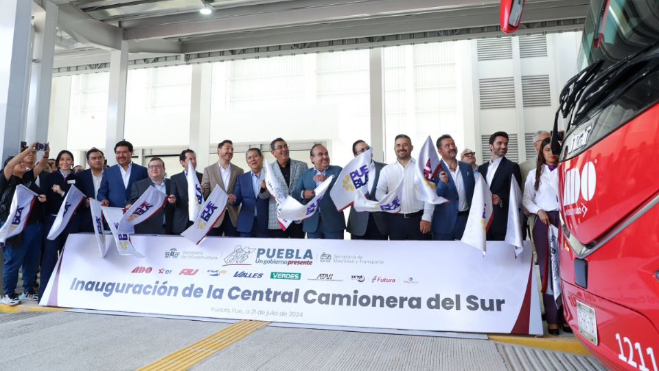 Inauguración de la Central Camionera del Sur