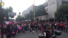 VIDEO: comerciantes bloquean las avenidas José María Izazaga y 20 de noviembre