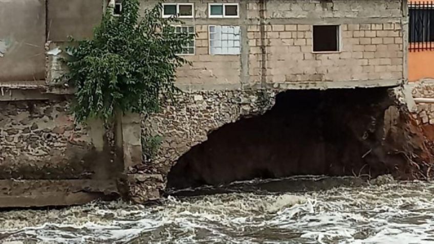 Desalojan 20 viviendas por crecimiento del caudal del río Tula en Hidalgo