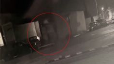 Captan en VIDEO a un fantasma caminando en las calles de Santa Catarina, Nuevo León